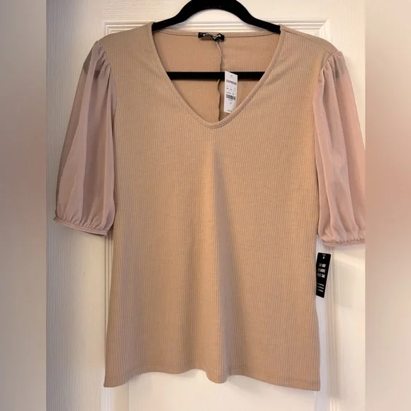 Express Tan V-Neck Puff Sleeve Blouse NWT - Picture 1 of 4